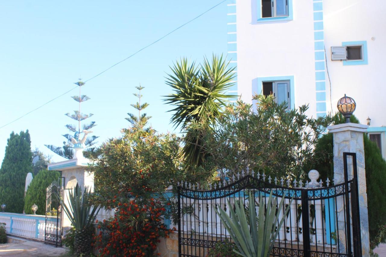 Esmeralda Hotel & Restaurant Ksamil Exterior photo
